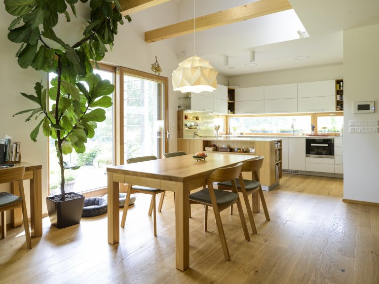 Koncepce rodinného domu s&nbsp;permakulturní zahradou pro japonsko-český manželský pár je vedena snahou o&nbsp;jednoduché, funkční a kultivované řešení, které…