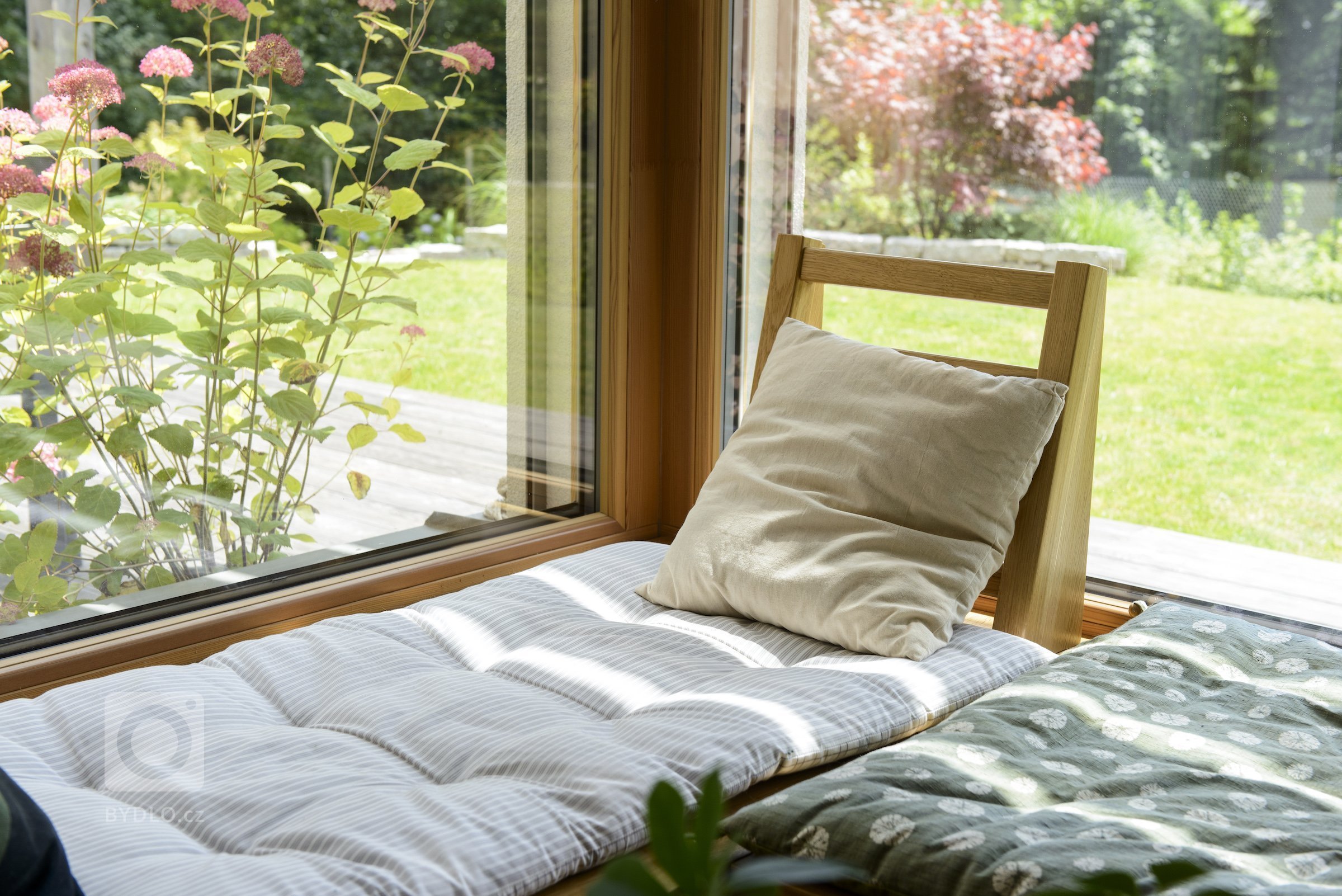 Koncepce rodinného domu s&nbsp;permakulturní zahradou pro japonsko-český manželský pár je vedena snahou o&nbsp;jednoduché, funkční a kultivované řešení, které…