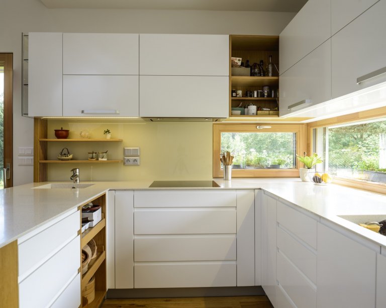 Koncepce rodinného domu s&nbsp;permakulturní zahradou pro japonsko-český manželský pár je vedena snahou o&nbsp;jednoduché, funkční a kultivované řešení, které…