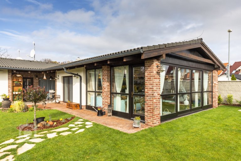 add picture to album