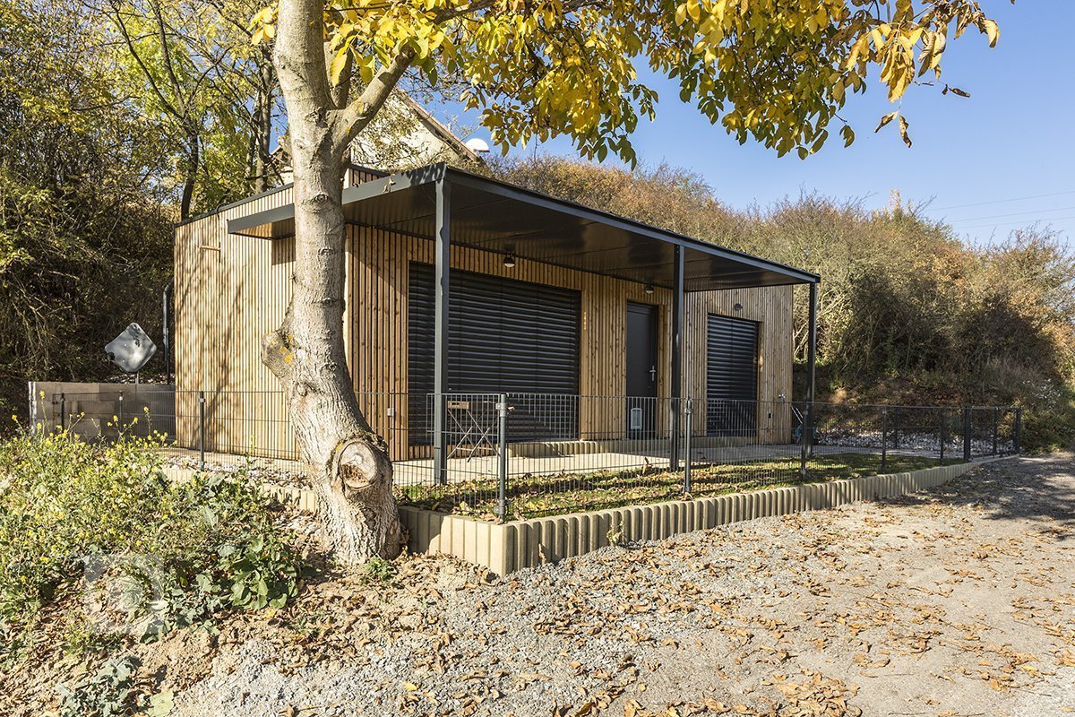 Naše typová dřevostavba 4&times;10 metrů, kterou klient využívá jako rekreační domek v Dýšiné u Plzně.

Domek je velmi dobře situován na jih, a tak byla okna…