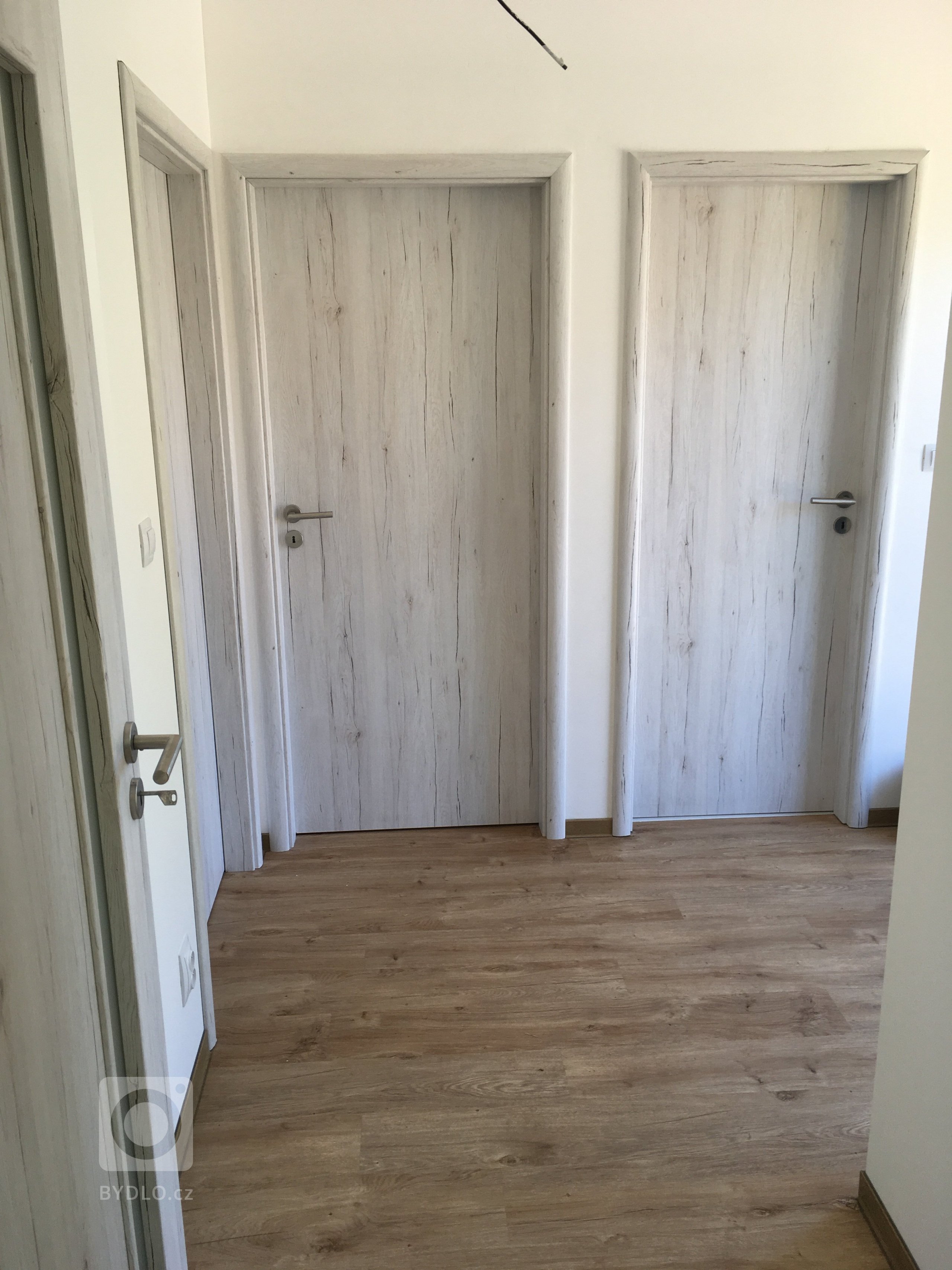 Právě jsme dokončili v Hrádku u Rokycan dřevostavbu o zastavěné ploše 50m2, která vznikla kombinací návrhu projektanta a požadavků majitelů. Stavba je dalším z…