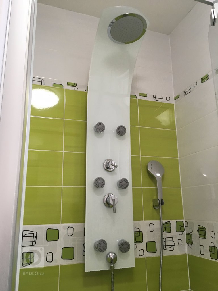 add picture to album