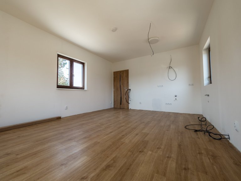 Dřevostavbu EASY 48 rozšířenou i prodlouženou o 0,3m jsme letos dokončili v&nbsp;Druztové u Plzně.

V&nbsp;interiéru dřevostavby která bude užívána převážně…