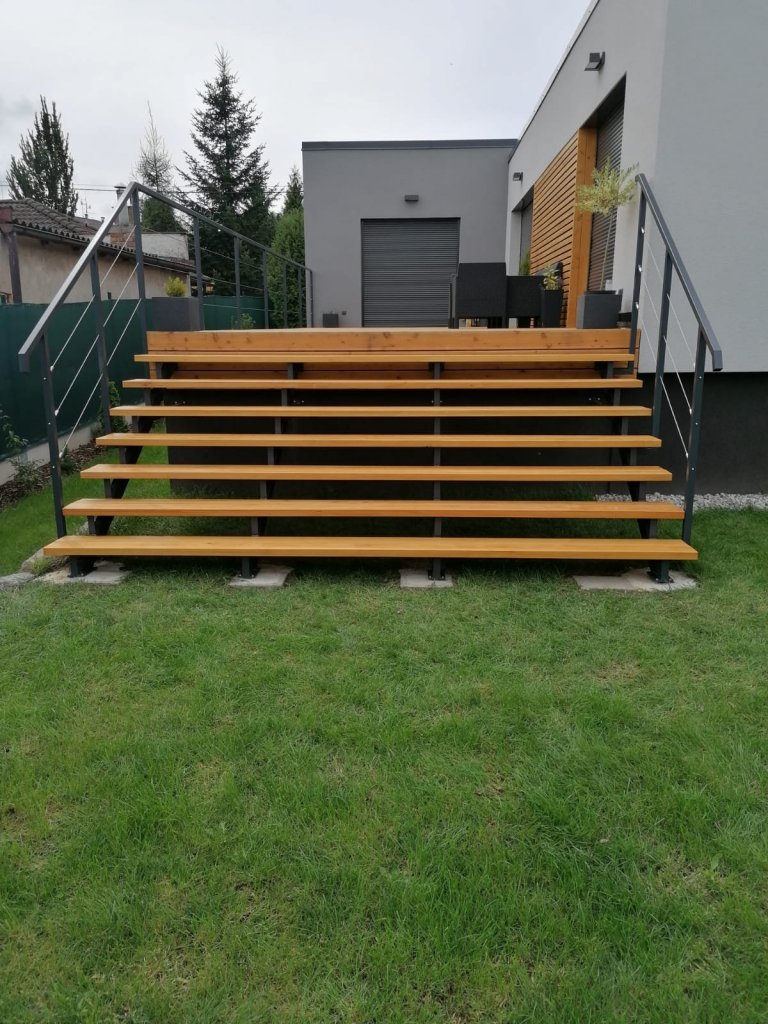 V&nbsp;loňském roce jsme postavili oblíbenou dvoumodulovou dřevostavbu, tentokráte v&nbsp;menším provedení Easy 40+40 v&nbsp;obci Břasy na Rokycansku, ale i na…