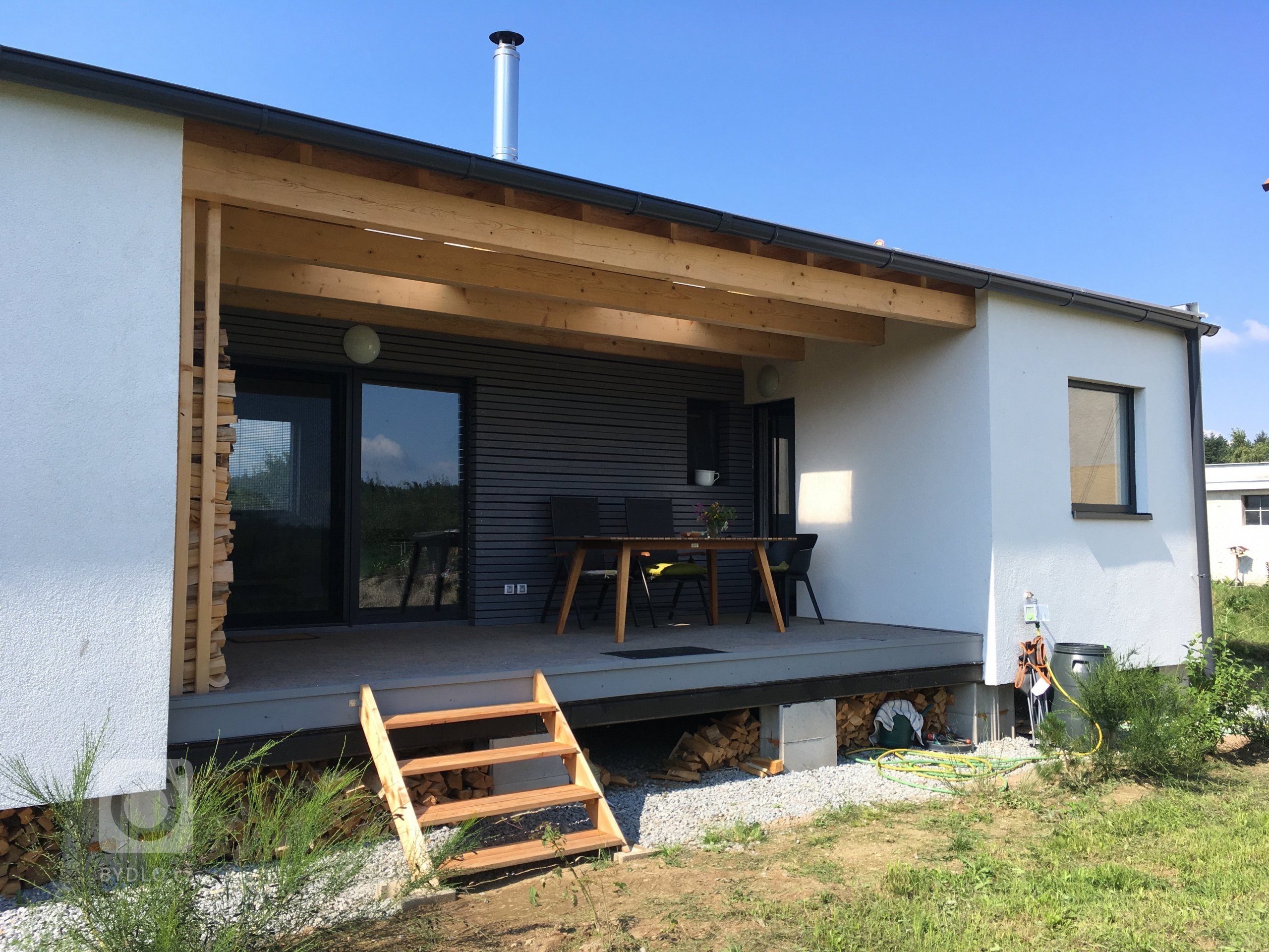 Dřevostavbu vycházející z&nbsp;modulu EASY 48 jsme stavěli v&nbsp;roce 2018 pro paní majitelku, která je výtvarnicí a ve velké míře se podílela na finální…