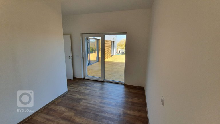 add picture to album