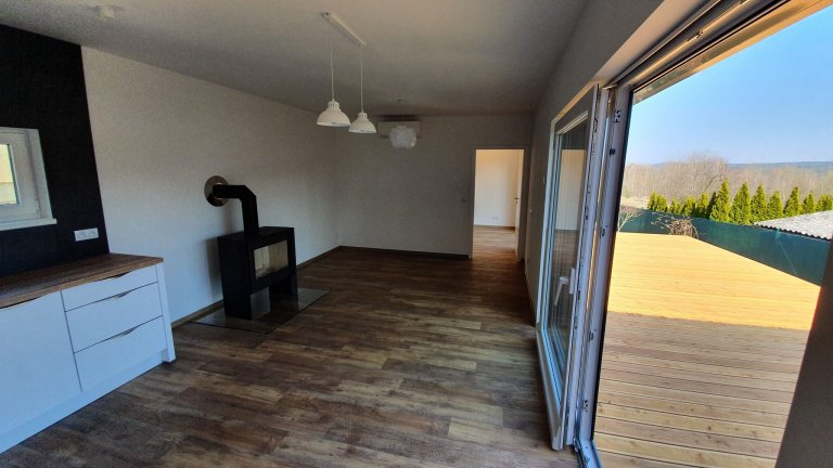 V&nbsp;loňském roce jsme postavili oblíbenou dvoumodulovou dřevostavbu, tentokráte v&nbsp;menším provedení Easy 40+40 v&nbsp;obci Břasy na Rokycansku, ale i na…