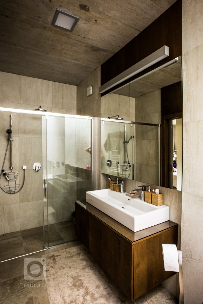 add picture to album