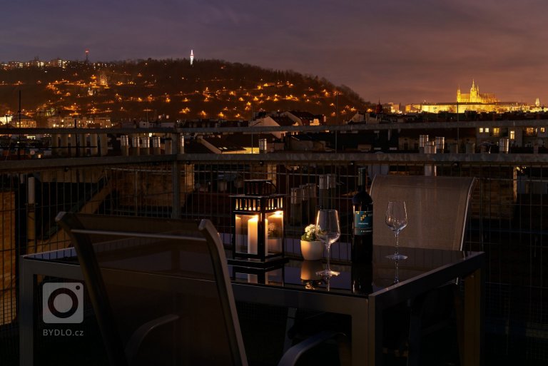 add picture to album