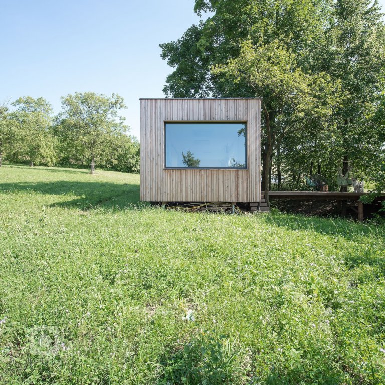 add picture to album