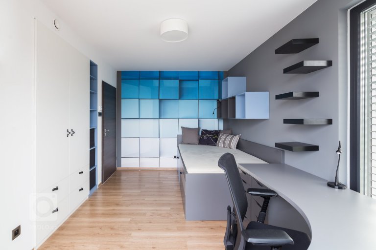 add picture to album