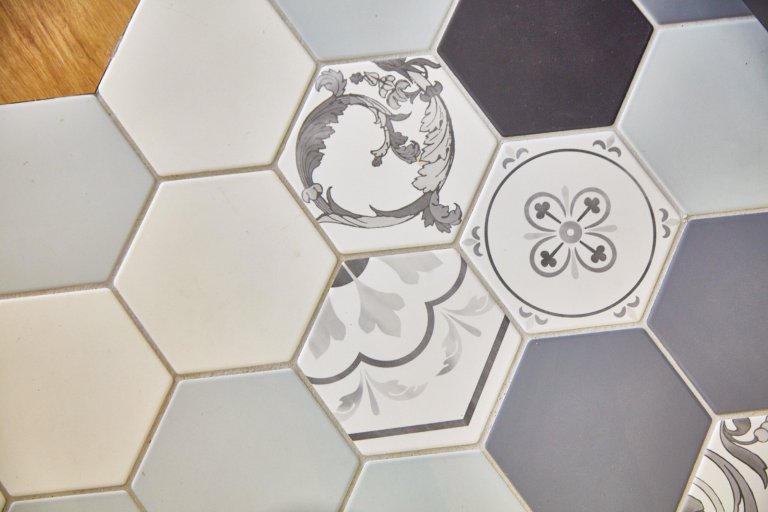 Malý horský apartmán&nbsp; investor zakoupil nejen pro odpočinek vlastní rodiny, ale i s výhledem na možnost krátkodobého pronájmu. Umístění domu&nbsp; 50m od…