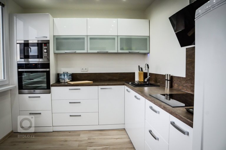 add picture to album