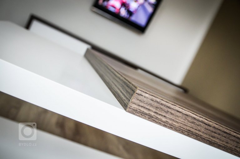 add picture to album