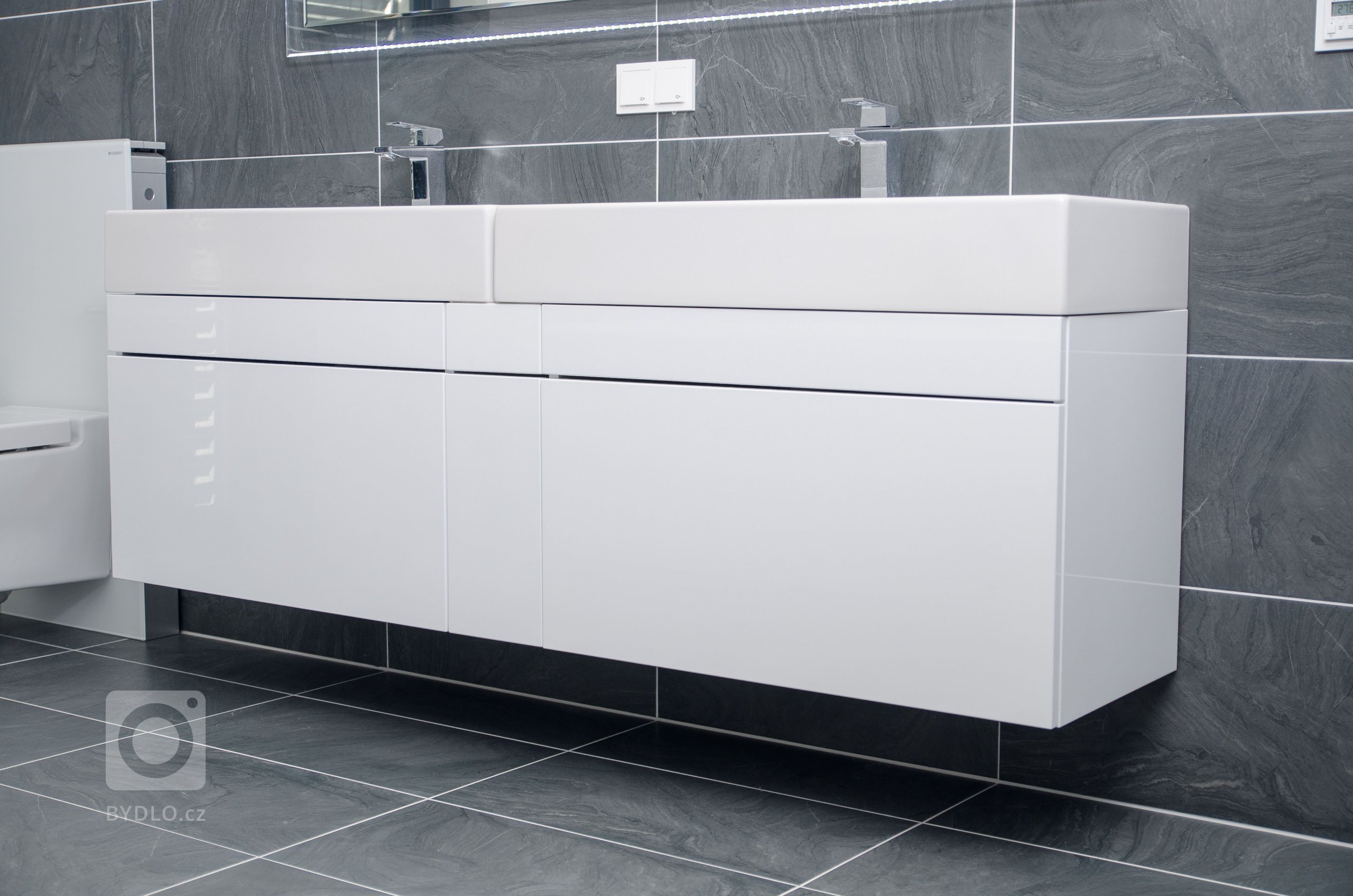 I koupelna se může stát nejoblíbenější místností v domě, stačí jen vystoupit ze stereotypů nabídek obchodů a nechat si jí vyrobit přímo &quot;na tělo&quot;.…