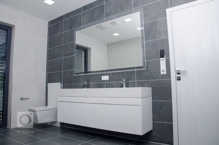 add picture to album