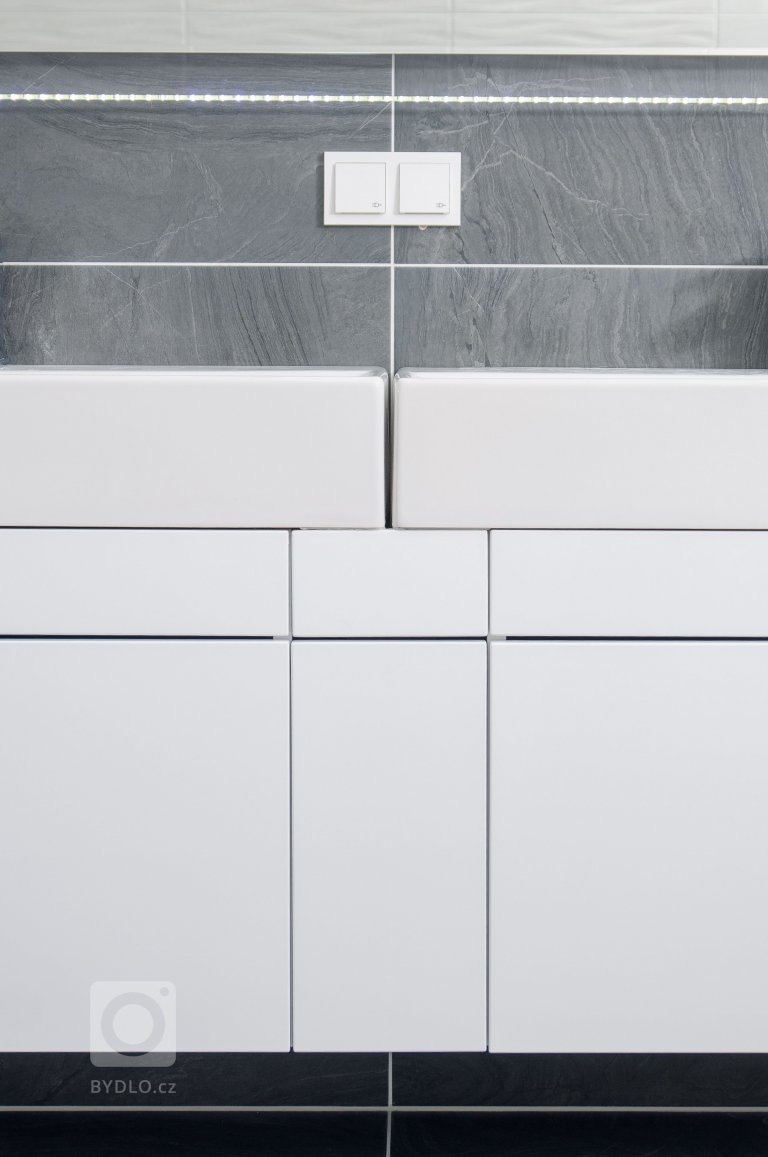 add picture to album