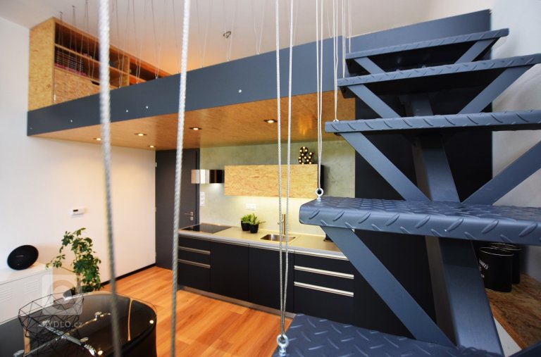 add picture to album