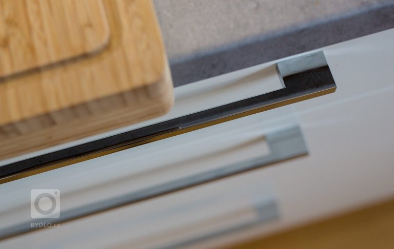 add picture to album