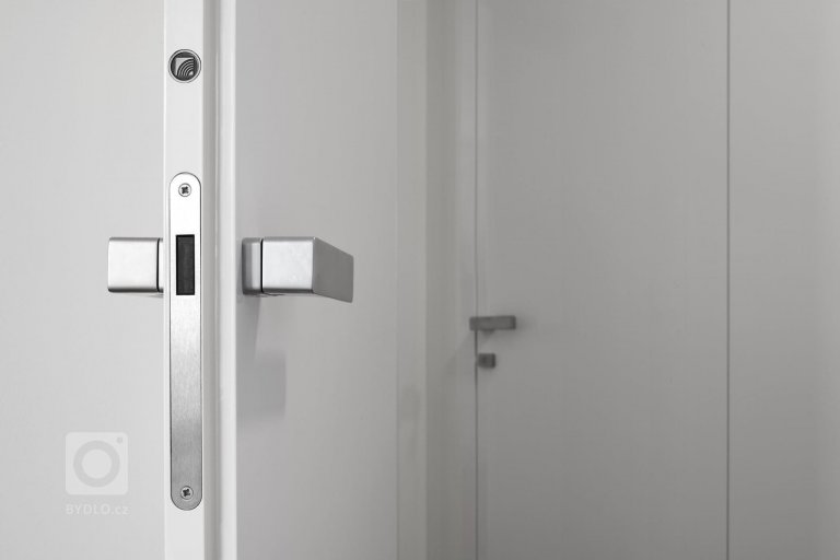 add picture to album