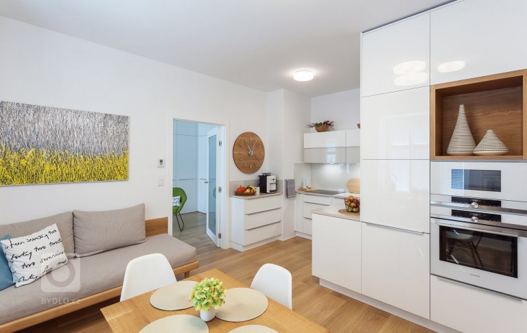 add picture to album