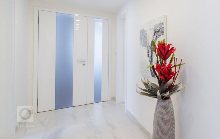 add picture to album