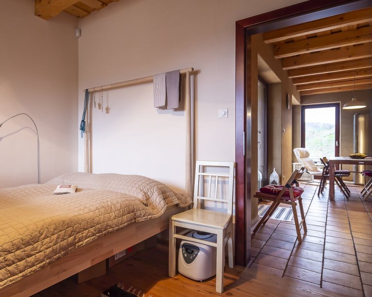 Ukončená realizace novostavby rodinného domu v&nbsp;nádherném prostředí otevřené krajiny nedaleko Koryčan.

V interiéru jsou postaveny kachlové kamna, ve…