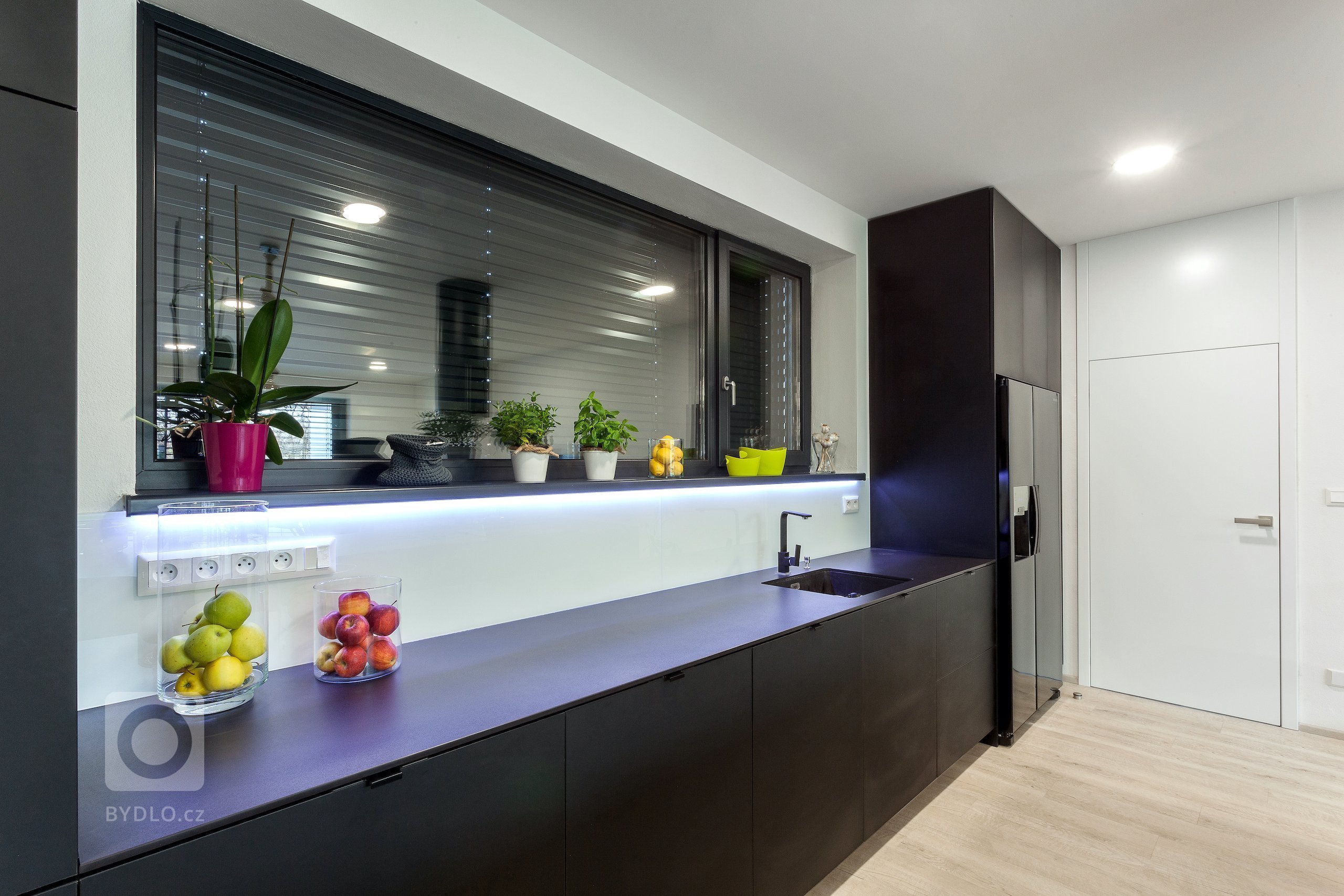 Přinášíme nahlédnutí do dalšího interiéru realizovaného naší společností. Pro věrného zákazníka jsme navrhli a realizovali již druhý interiér
