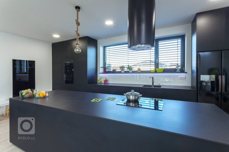 add picture to album