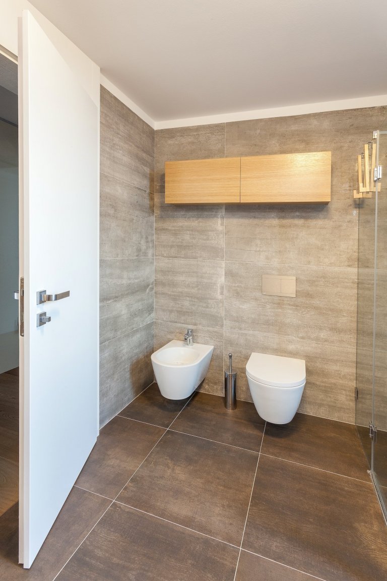 Ve spolupráci s architektonickým ateliérem NEW HOW architects jsme realizovali rekonstrukci některých částí interiéru rodinného domu u Prahy. Dominují zde…