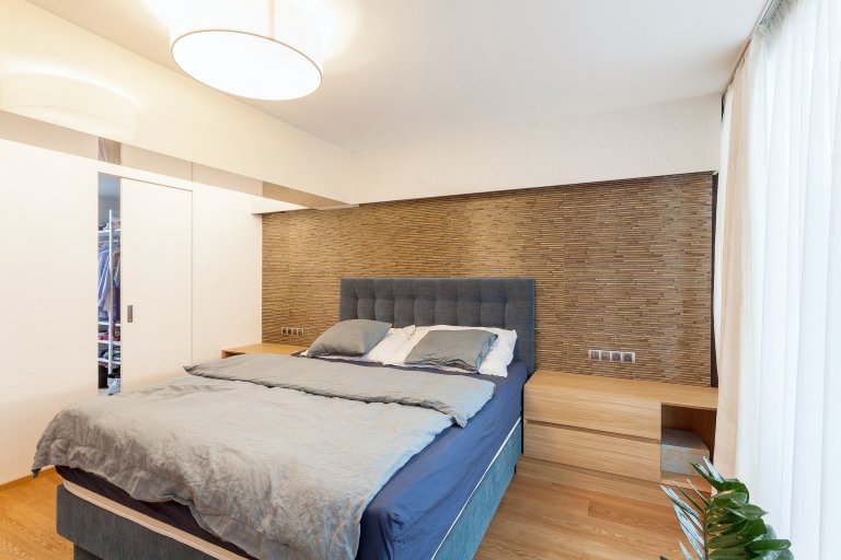 Ve spolupráci s architektonickým ateliérem NEW HOW architects jsme realizovali rekonstrukci některých částí interiéru rodinného domu u Prahy. Dominují zde…