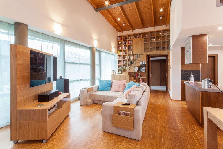 Ve spolupráci s architektonickým ateliérem NEW HOW architects jsme realizovali rekonstrukci některých částí interiéru rodinného domu u Prahy. Dominují zde…