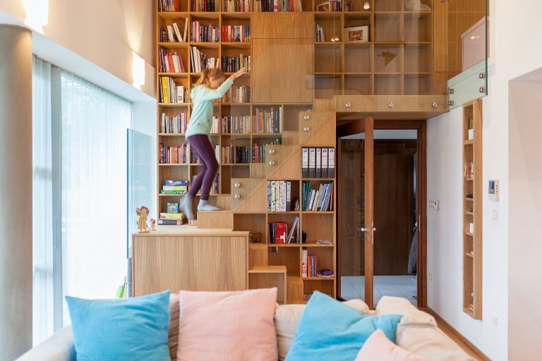 Ve spolupráci s architektonickým ateliérem NEW HOW architects jsme realizovali rekonstrukci některých částí interiéru rodinného domu u Prahy. Dominují zde…