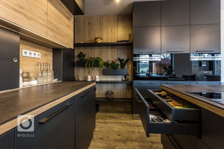 add picture to album