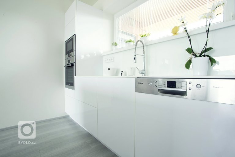 add picture to album