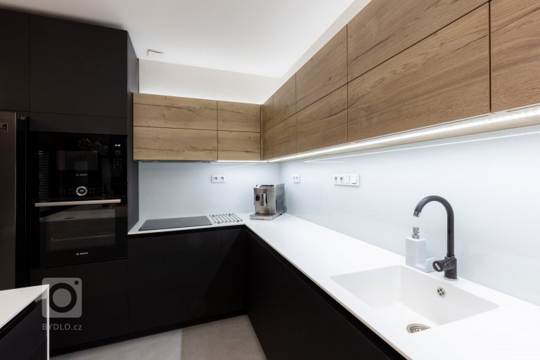 Investor nás oslovil&nbsp;s přáním navrhnout&nbsp;interiér&nbsp;pro&nbsp;novostavbu&nbsp;rodinného domu ve&nbsp;Starém Městě.&nbsp;Požadavkem mladého páru bylo…