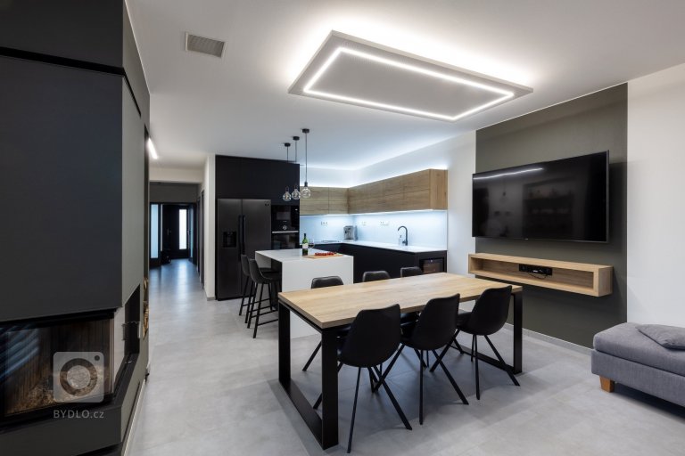 Investor nás oslovil&nbsp;s přáním navrhnout&nbsp;interiér&nbsp;pro&nbsp;novostavbu&nbsp;rodinného domu ve&nbsp;Starém Městě.&nbsp;Požadavkem mladého páru bylo…