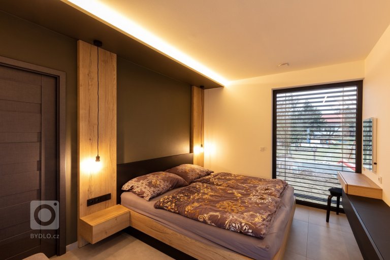 Investor nás oslovil&nbsp;s přáním navrhnout&nbsp;interiér&nbsp;pro&nbsp;novostavbu&nbsp;rodinného domu ve&nbsp;Starém Městě.&nbsp;Požadavkem mladého páru bylo…