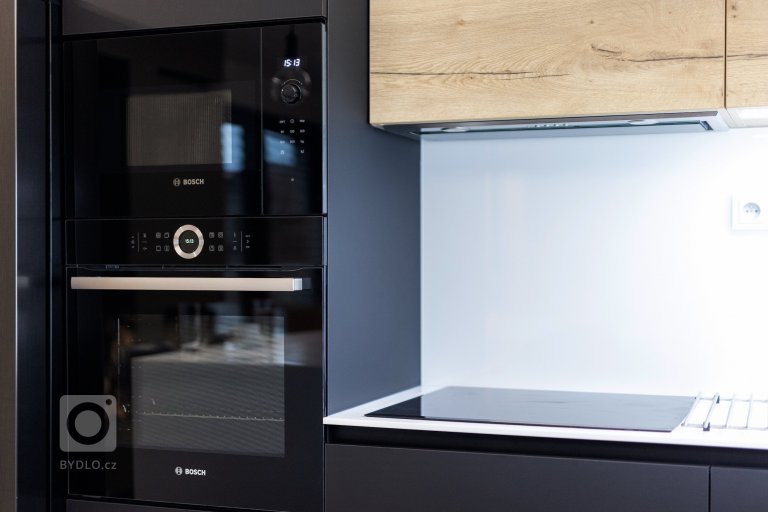 Investor nás oslovil&nbsp;s přáním navrhnout&nbsp;interiér&nbsp;pro&nbsp;novostavbu&nbsp;rodinného domu ve&nbsp;Starém Městě.&nbsp;Požadavkem mladého páru bylo…