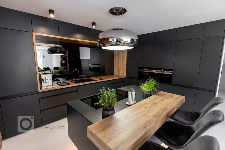 add picture to album