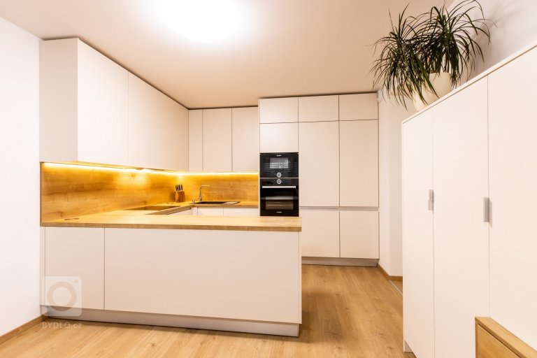 add picture to album