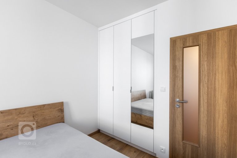 add picture to album