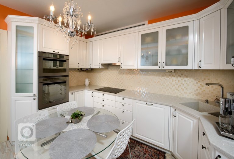 add picture to album