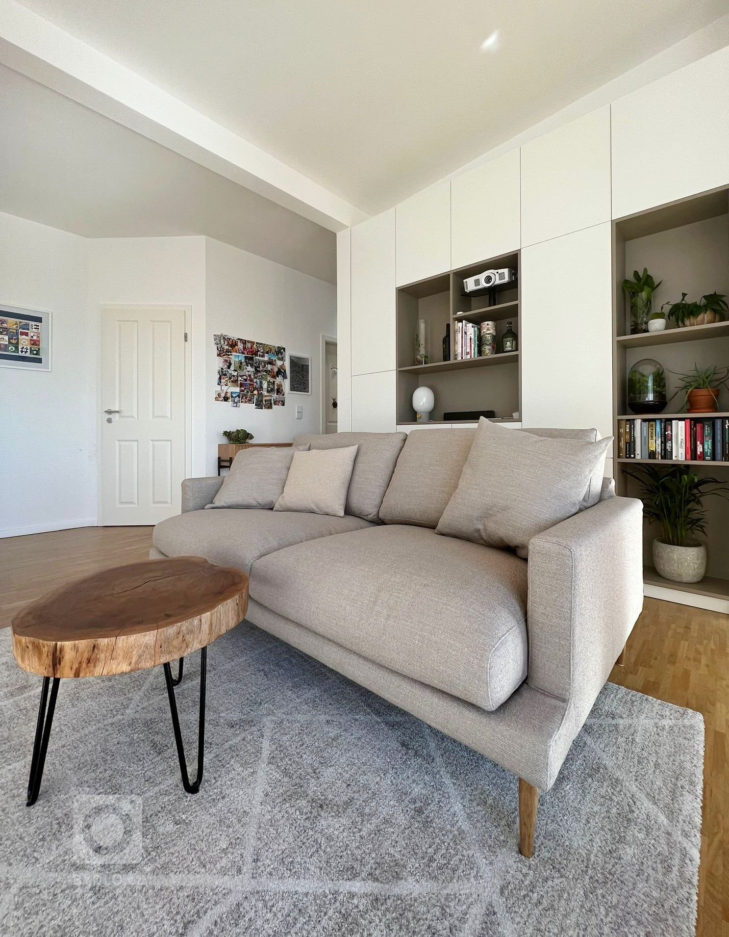 BYT V CIHLOVÉM DOMĚ 100M2 - PROJEKT NA DÁLKU ONLINE
Vzhledem k lokaci místa probíhal celý návrh interiéru na dálku. V době návrhu byly v bytě klientů nájemníci…