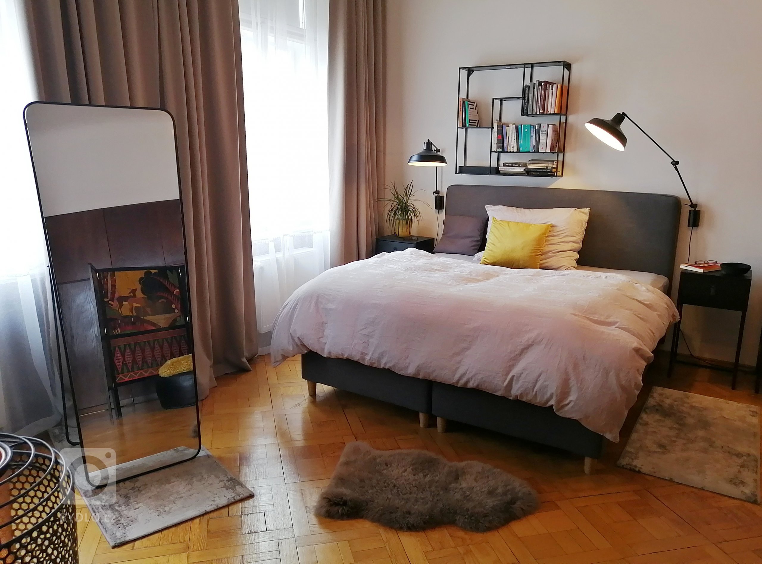 PROSTORNÝ NÁJEMNÍ BYT V CENTRU PRAHY U ul.NÁRODNÍ
Základní úvahou rekonstrukce tohoto bytu bylo dostat byt do původního dispozičního stavu - vrátit zpět…