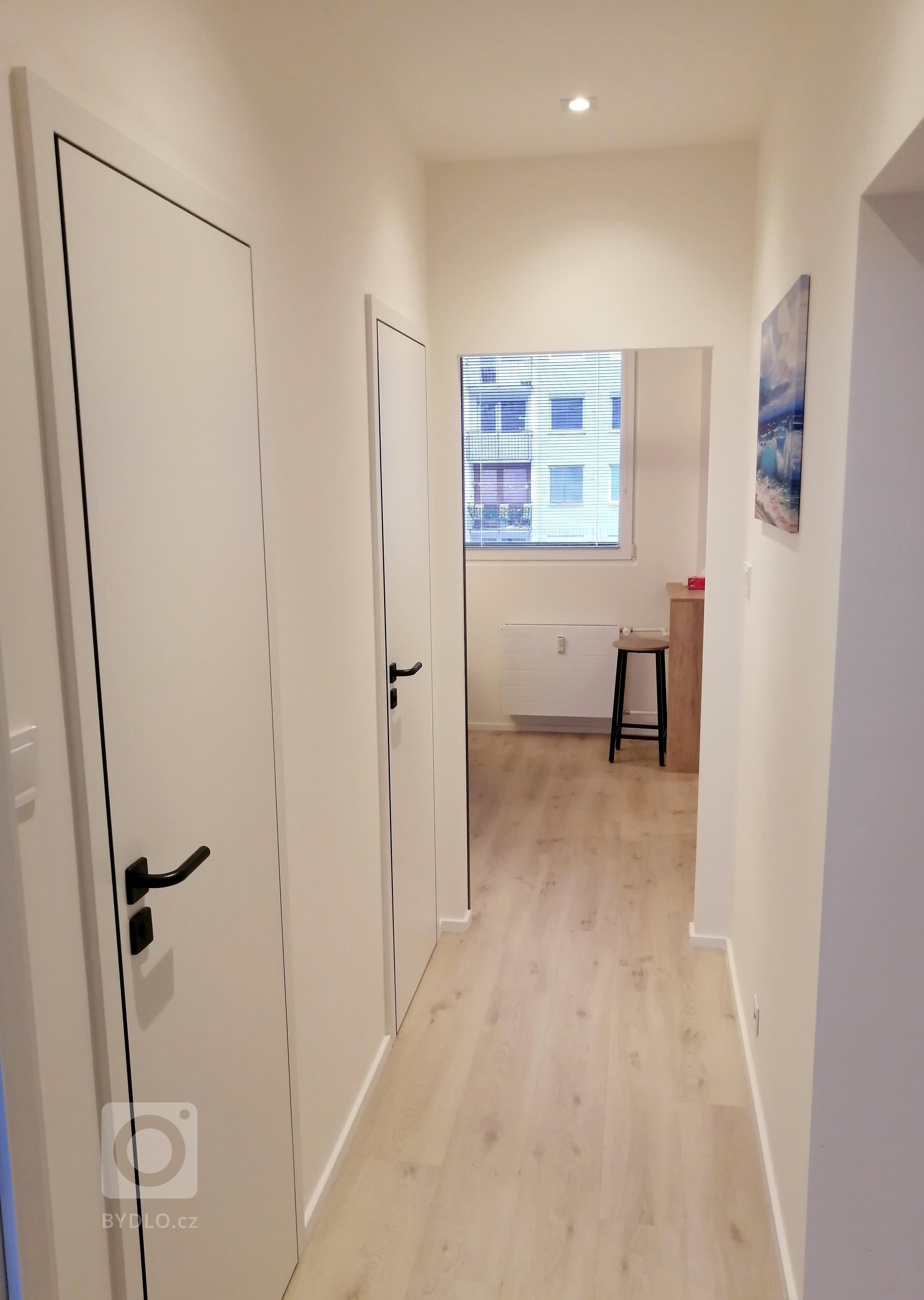 MODERNIZACE POVRCHŮ A VYBAVENÍ - KUCHYNĚ A KOUPELNA S WC
Poměrně veliký byt pro čtyřčlennou rodinu potřeboval již tzv. nový kabát. Klient požadoval bílé dveře,…