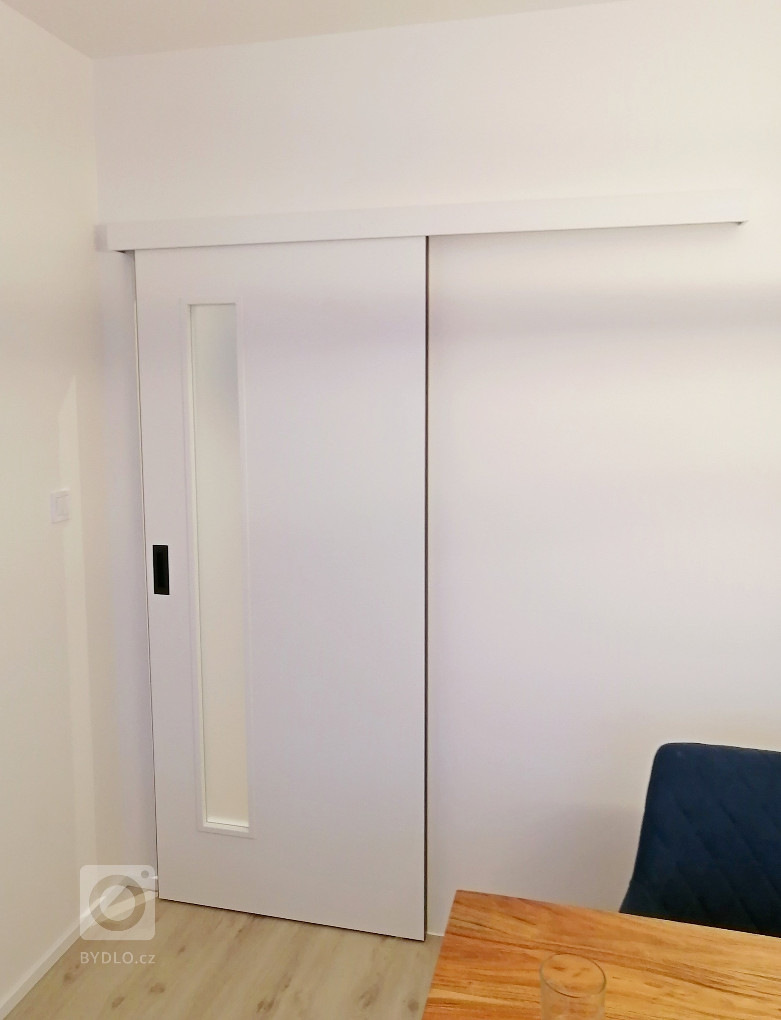 MODERNIZACE POVRCHŮ A VYBAVENÍ - KUCHYNĚ A KOUPELNA S WC
Poměrně veliký byt pro čtyřčlennou rodinu potřeboval již tzv. nový kabát. Klient požadoval bílé dveře,…