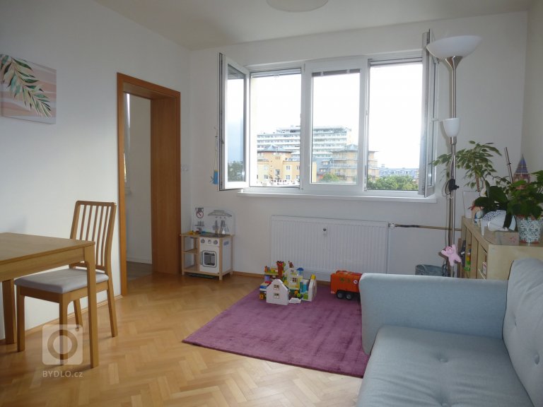 add picture to album