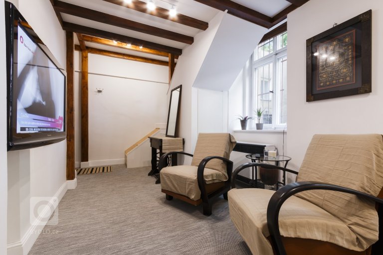 add picture to album